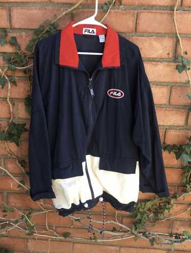 Vintage * Fila Jacket Big Logo Raincoat Windbreaker Jacket Made in Macau sold Size M