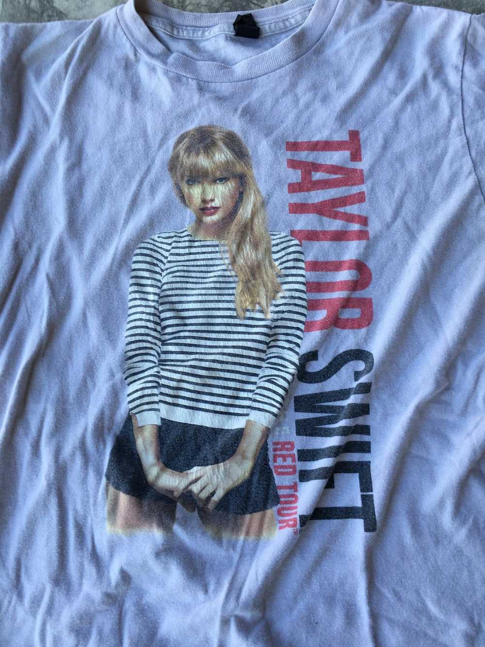 Vintage 2013 Taylor Swift Code Red Tour Tee - image 2