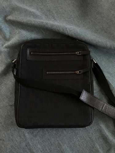 Gucci Lightly used Gucci Messenger bag.