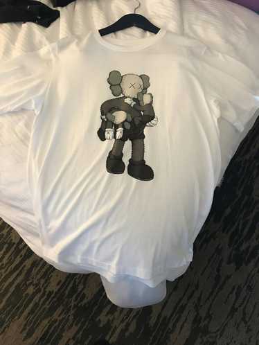 Kaws × Uniqlo KAWS x UNIQLO Summer T-Shirt