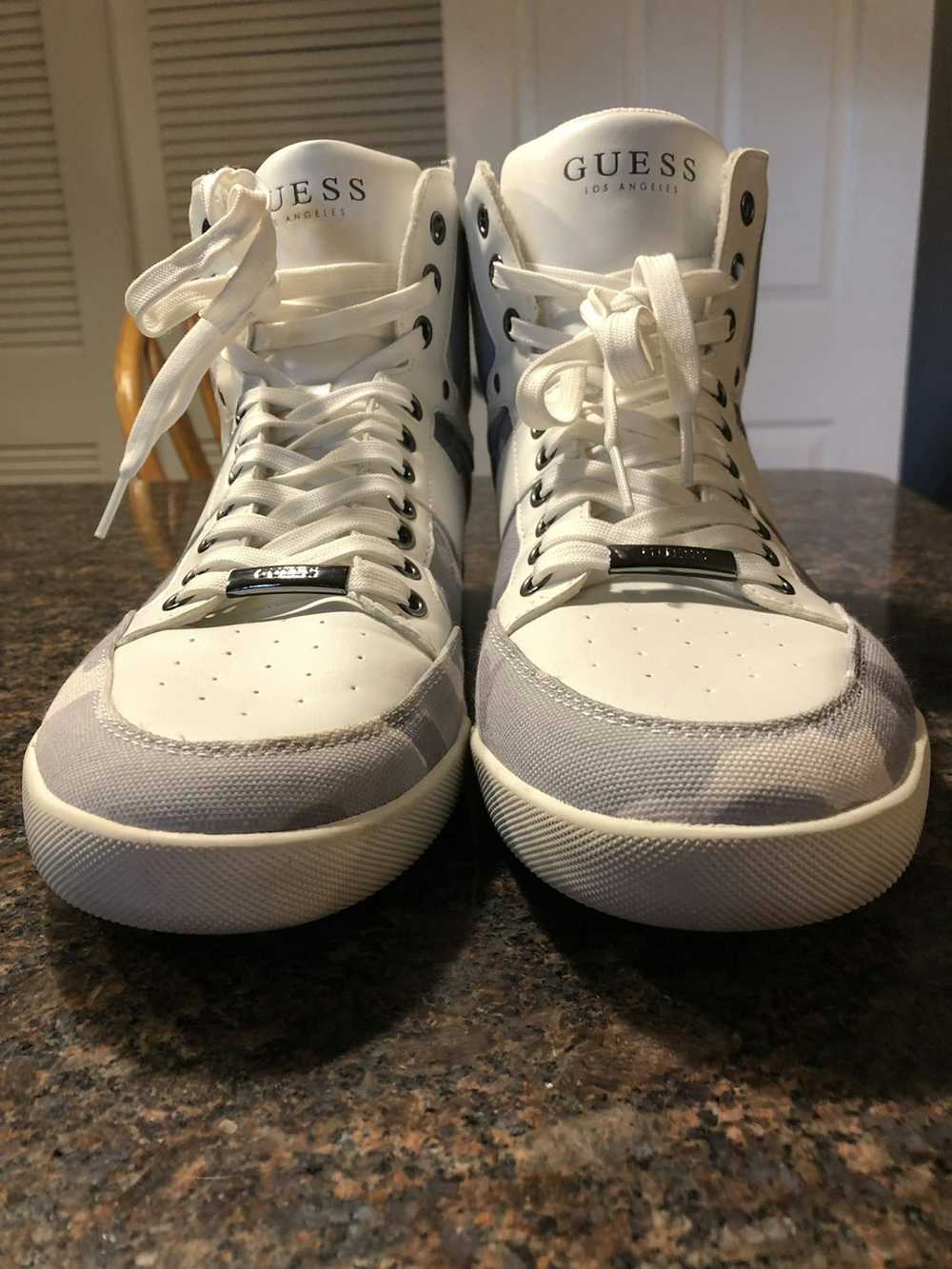 Guess Guess high top shoe very clean light use - image 5