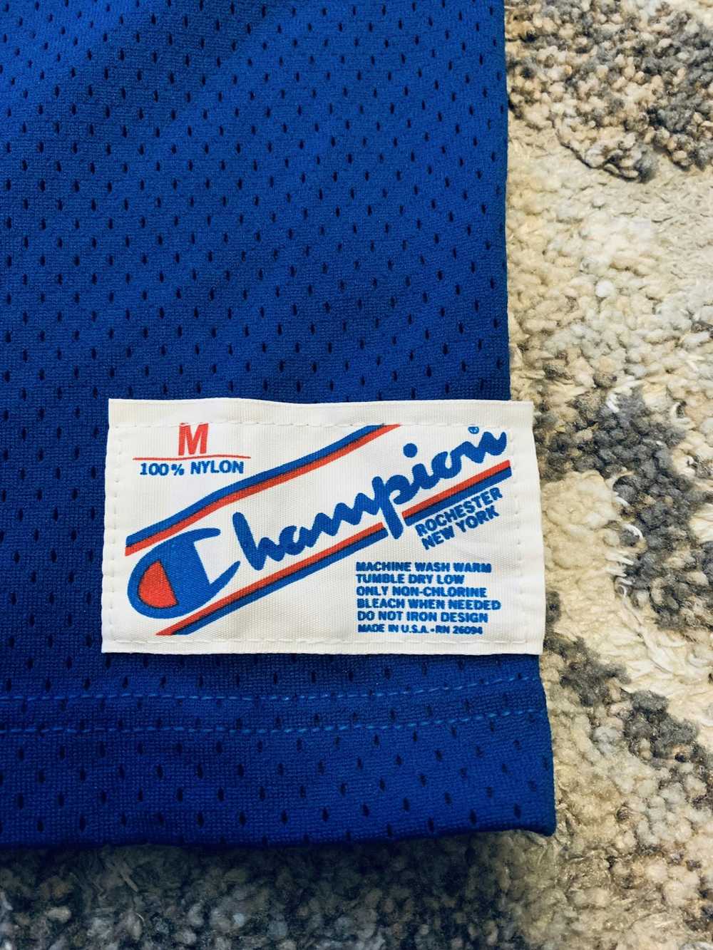 Champion Champion exclusive - image 3