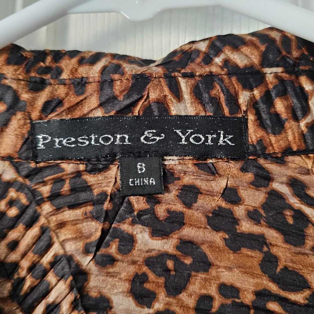 Y2K Cheetah print blouse
Size 8 - image 4