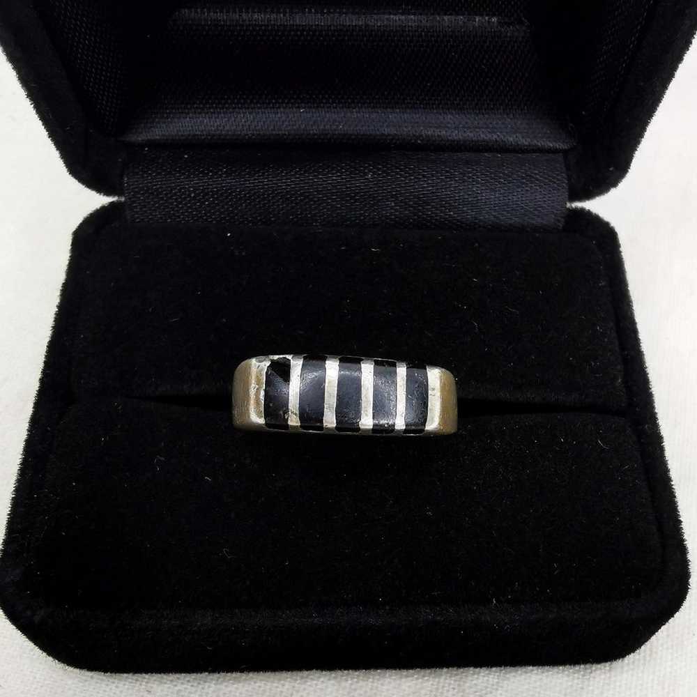 Vintage sterling silver ring with onyx inlay - image 3