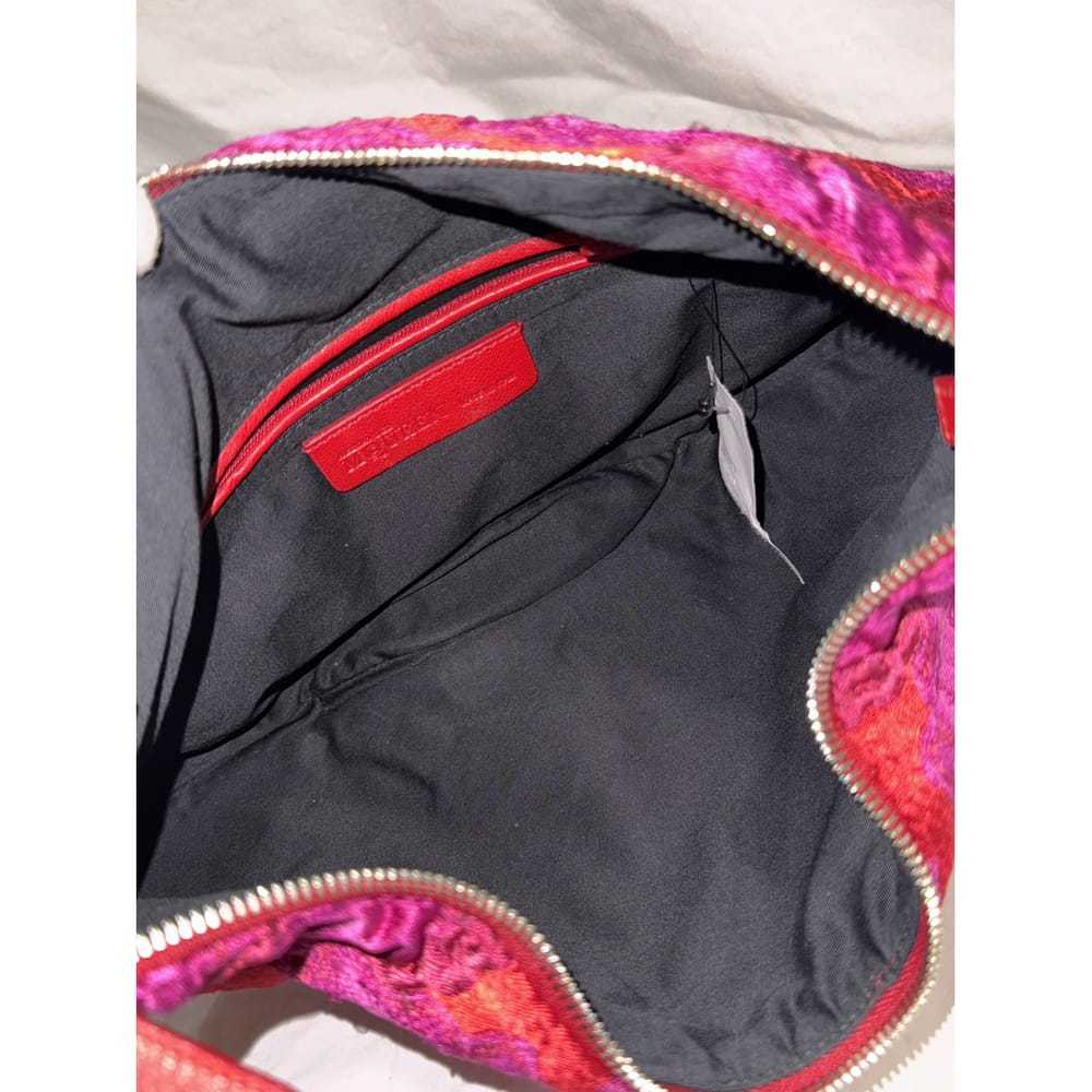 Alexander McQueen Manta silk clutch bag - image 6