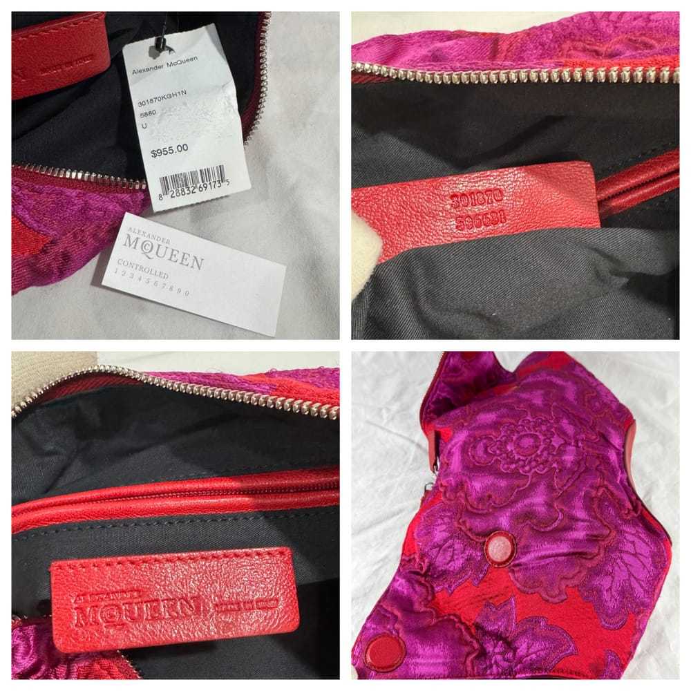 Alexander McQueen Manta silk clutch bag - image 7