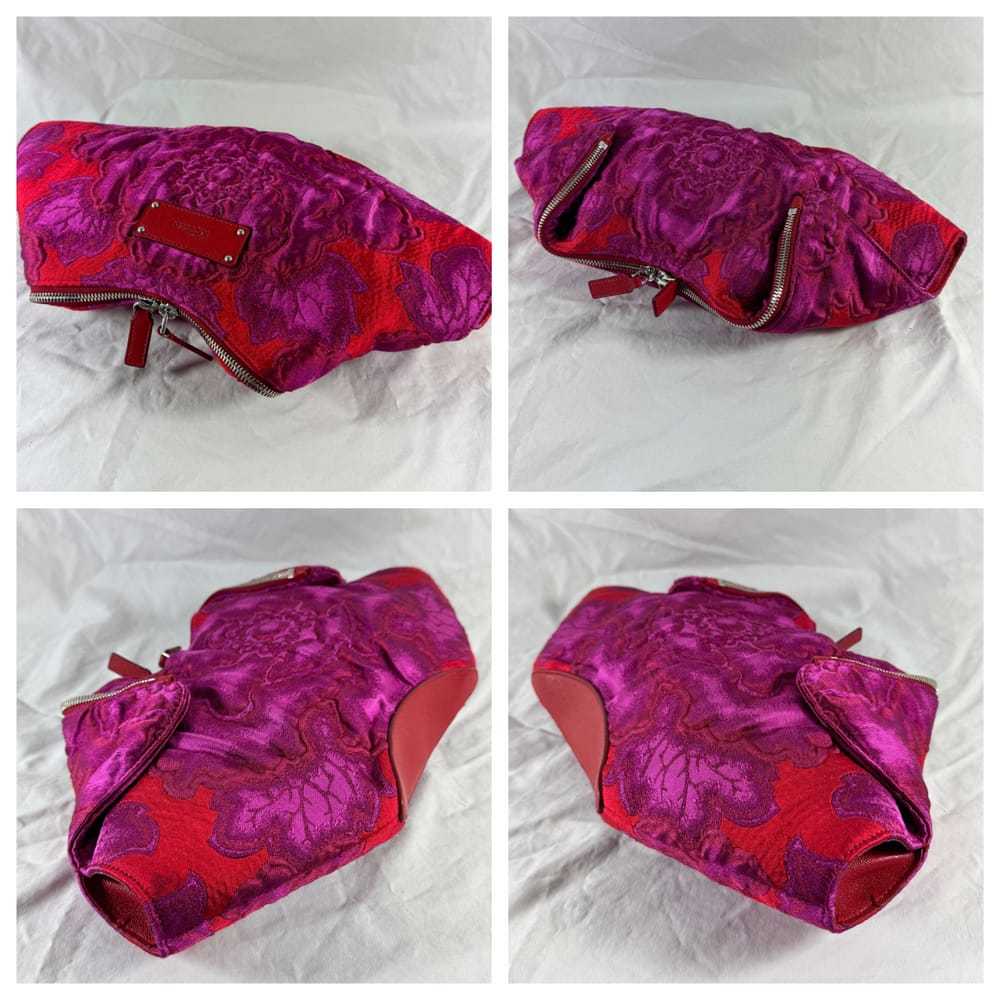 Alexander McQueen Manta silk clutch bag - image 9
