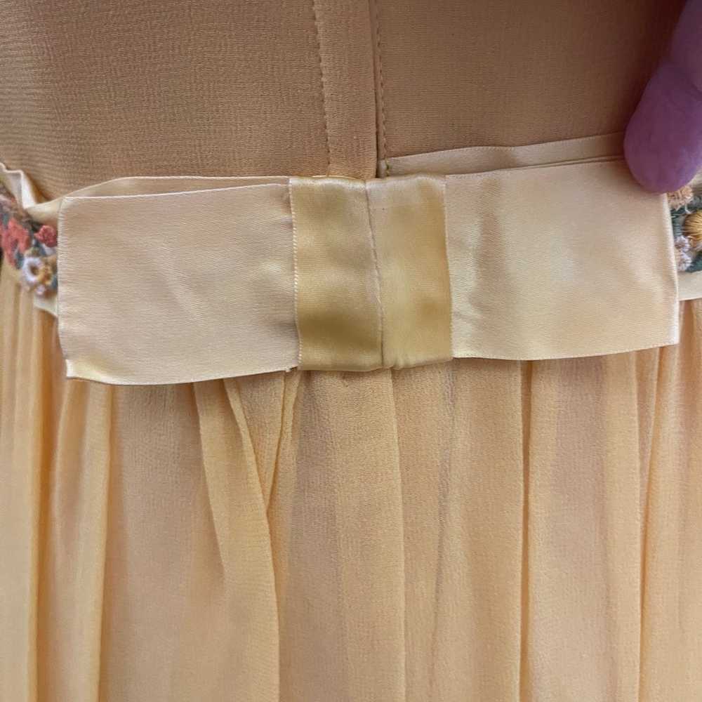 Vintage dress maxi empire cut, golden, floral, em… - image 7