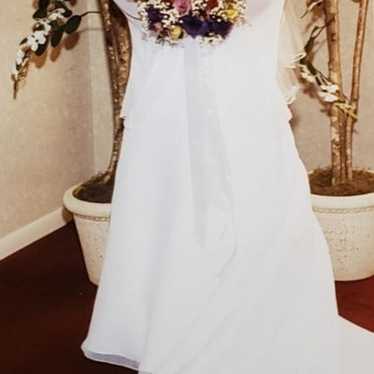 Simple, Beautiful Wedding Dress - image 1
