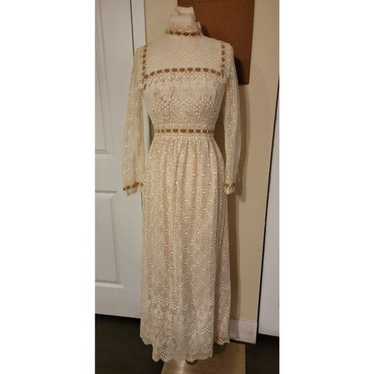 Vintage 70s cream lace dress. Size 10 - image 1