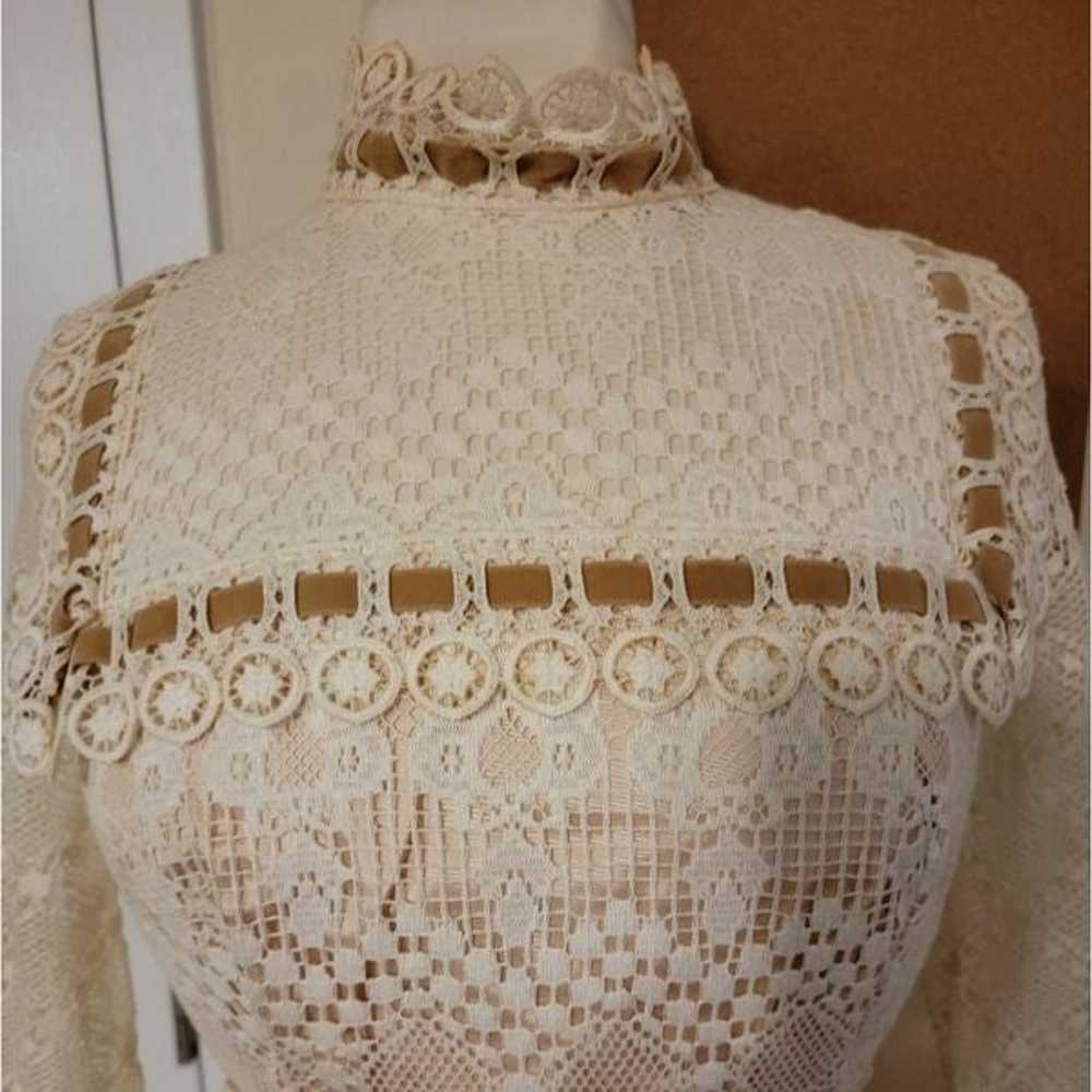 Vintage 70s cream lace dress. Size 10 - image 3