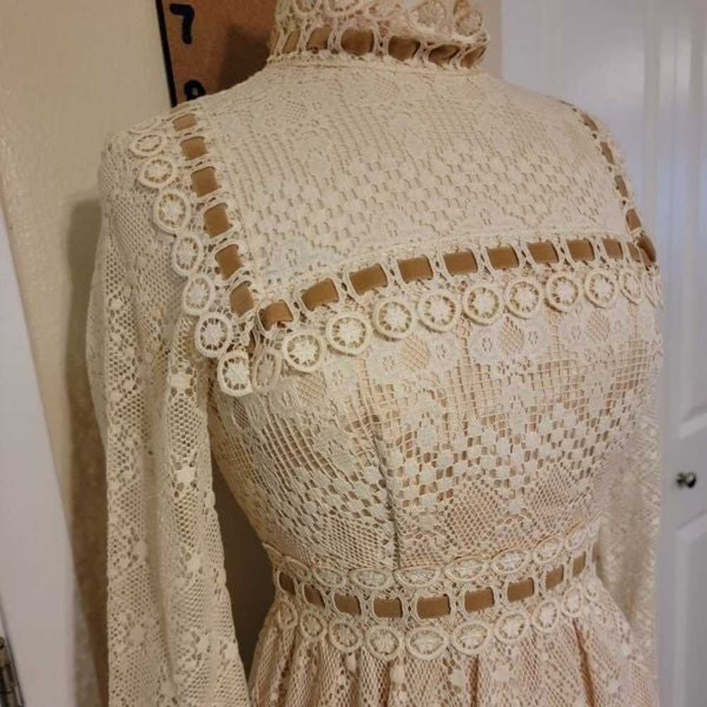 Vintage 70s cream lace dress. Size 10 - image 8