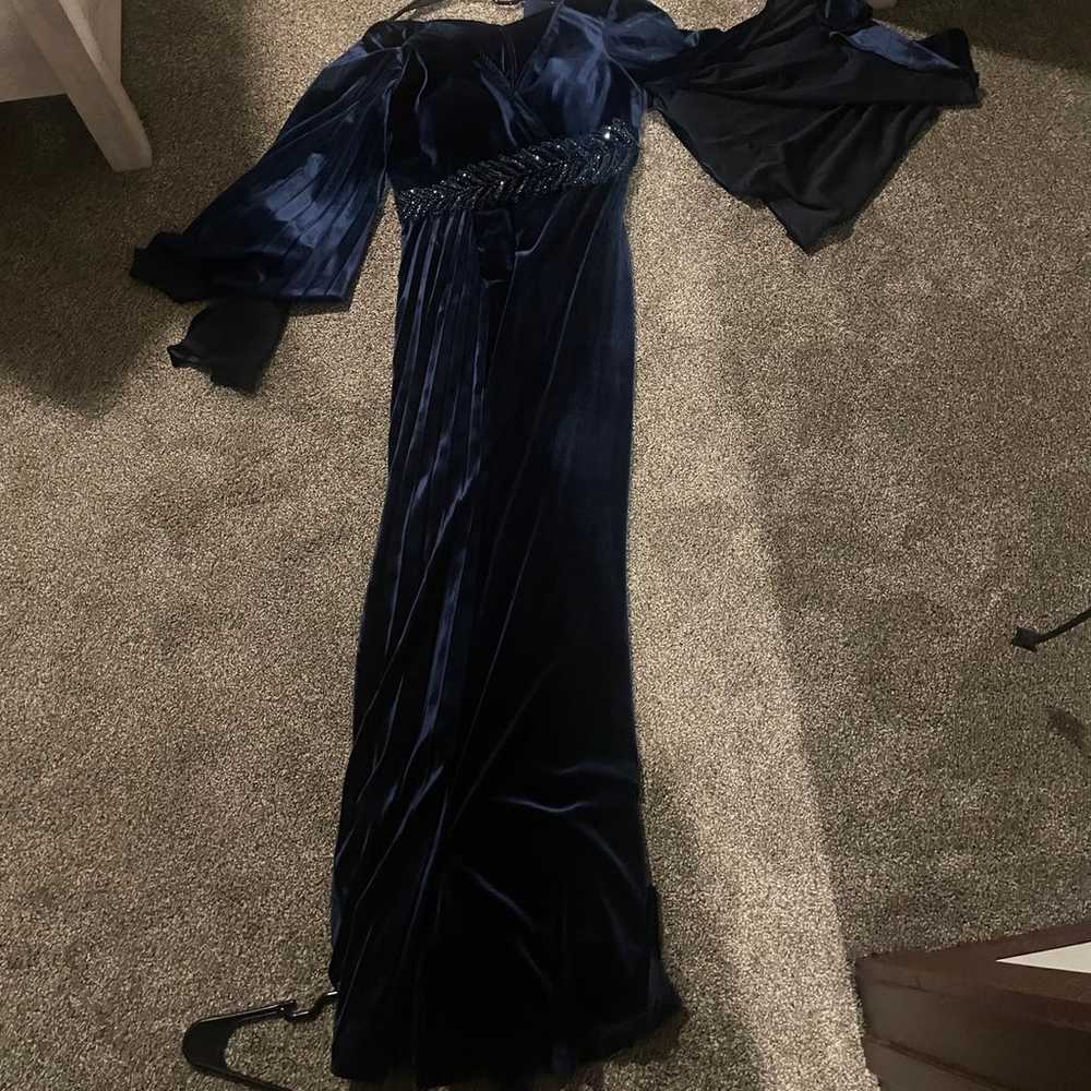 Blue velvet evening gown size 6-8 - image 2