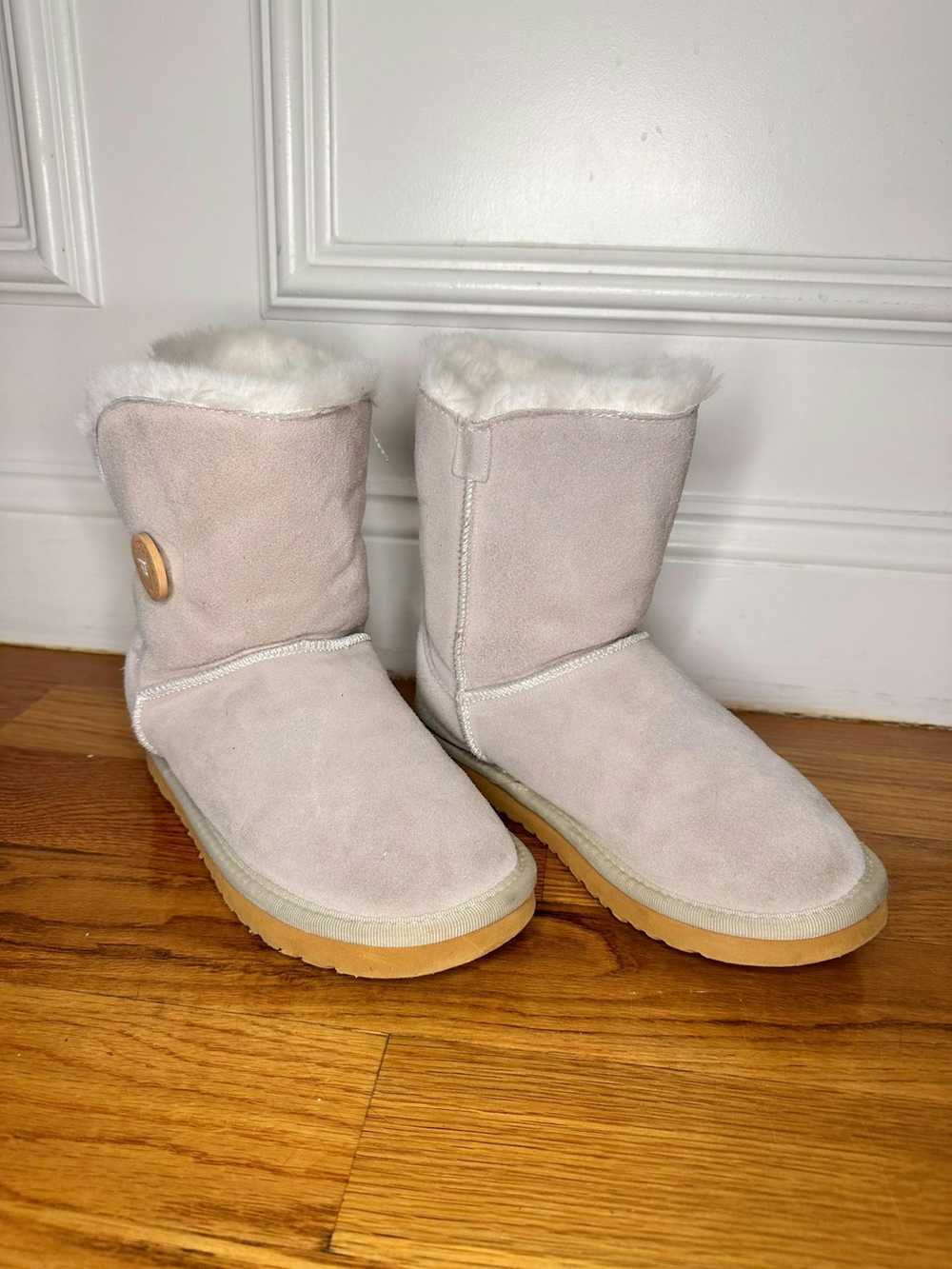 Ugg UGG Classic Bailey Button - image 1