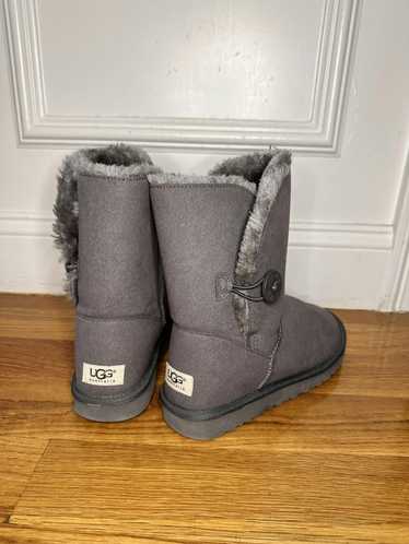Ugg Classic Bailey Button Uggs