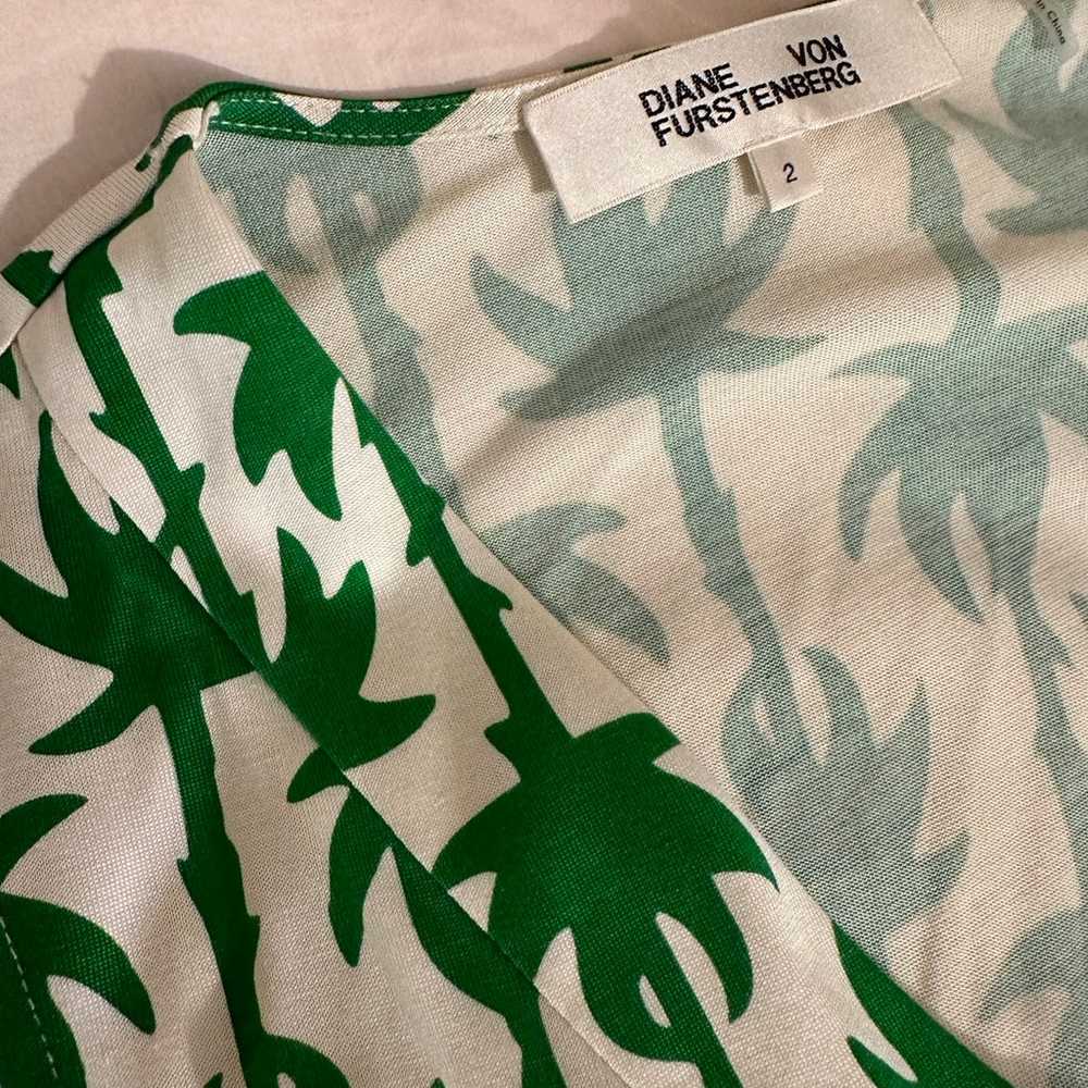 diane von furstenberg palm print sleeveness silk … - image 5