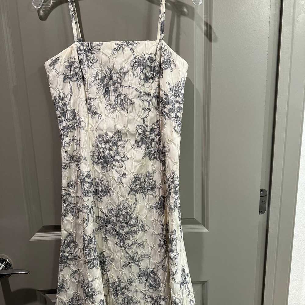 Knee-length floral dress small - image 1