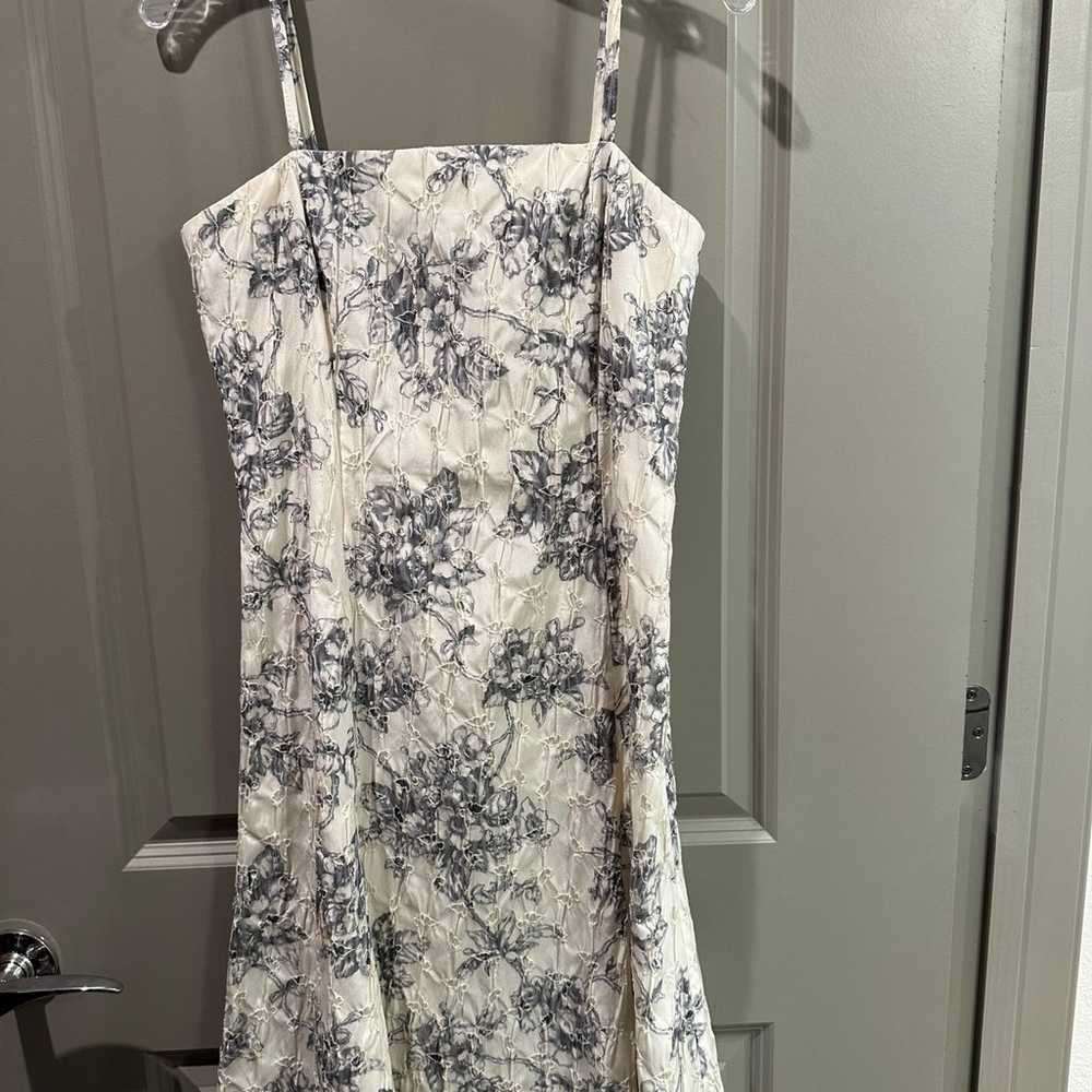 Knee-length floral dress small - image 2
