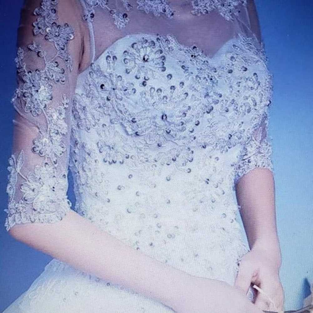 Size 8, Round Collar Lace Wedding Dress - image 4