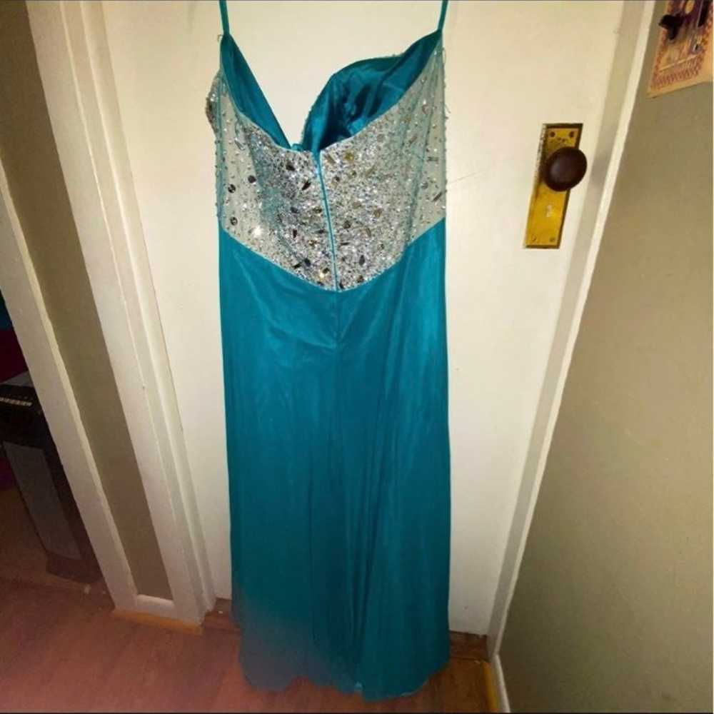 Classic prom dress - image 6