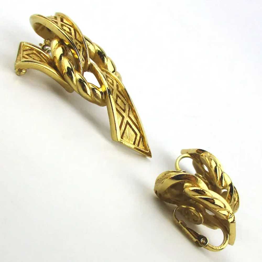 Vintage Crown TRIFARI Goldtone Pin - Clip Earring… - image 4