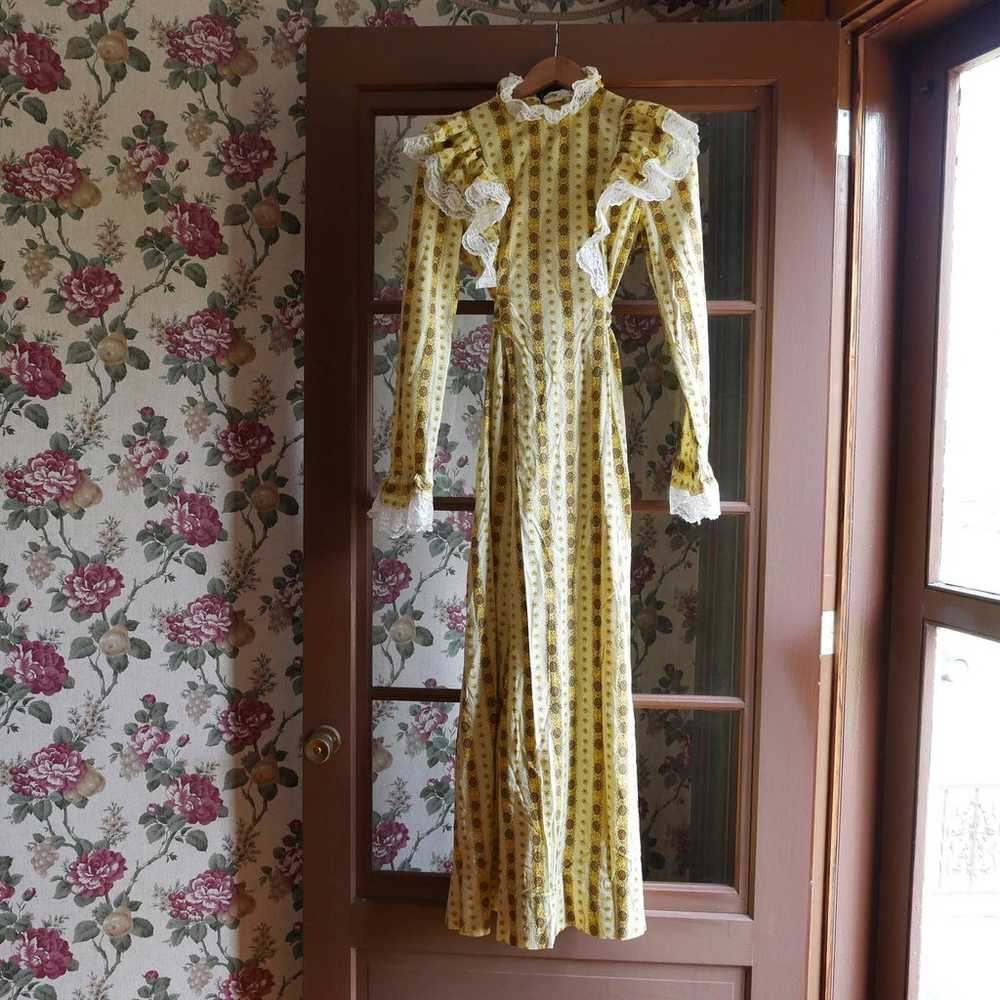 70s vintage dress // cottagecore dress ruffle tri… - image 10