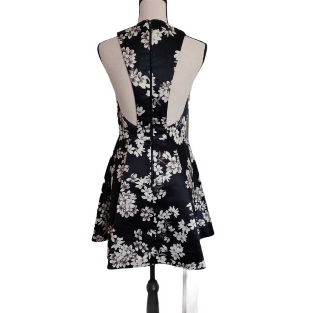 Alice + Olivia Tanner Dress in Sounther Bloom Sz … - image 4