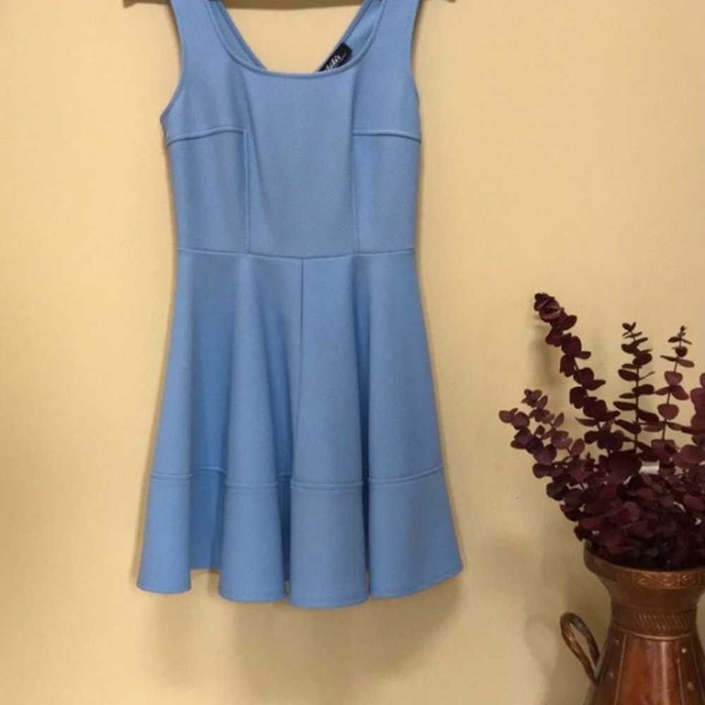 A light blue dress - image 3