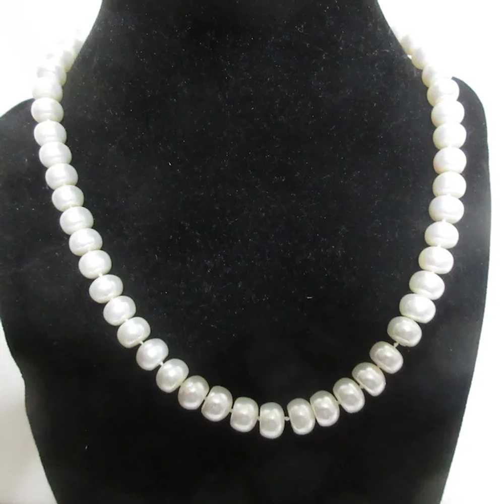 Chinese Pearl Necklace in Presentation Box - image 10
