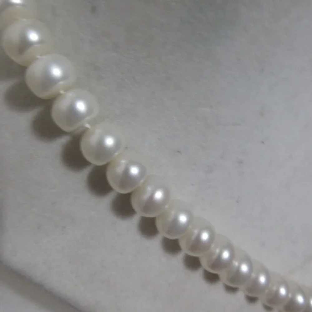 Chinese Pearl Necklace in Presentation Box - image 3