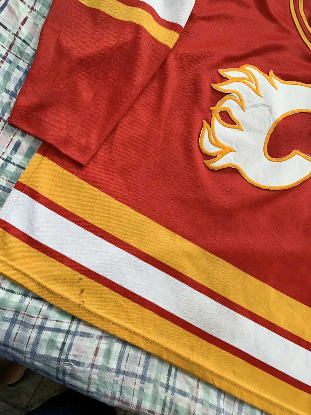 Ccm × NHL × Vintage 90s Vintage CCM Calgary Flame… - image 5