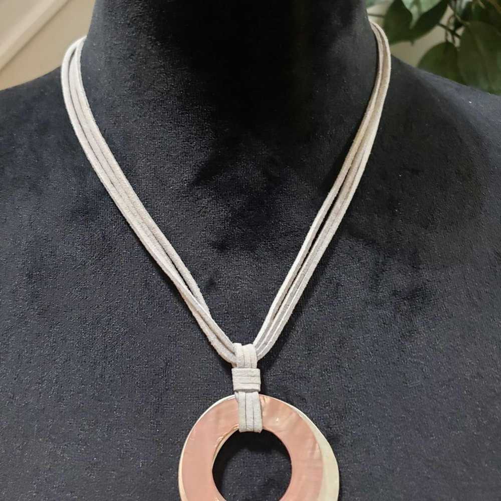 Other Women's Gold-Tone Disc Pendant Choker Neckl… - image 2