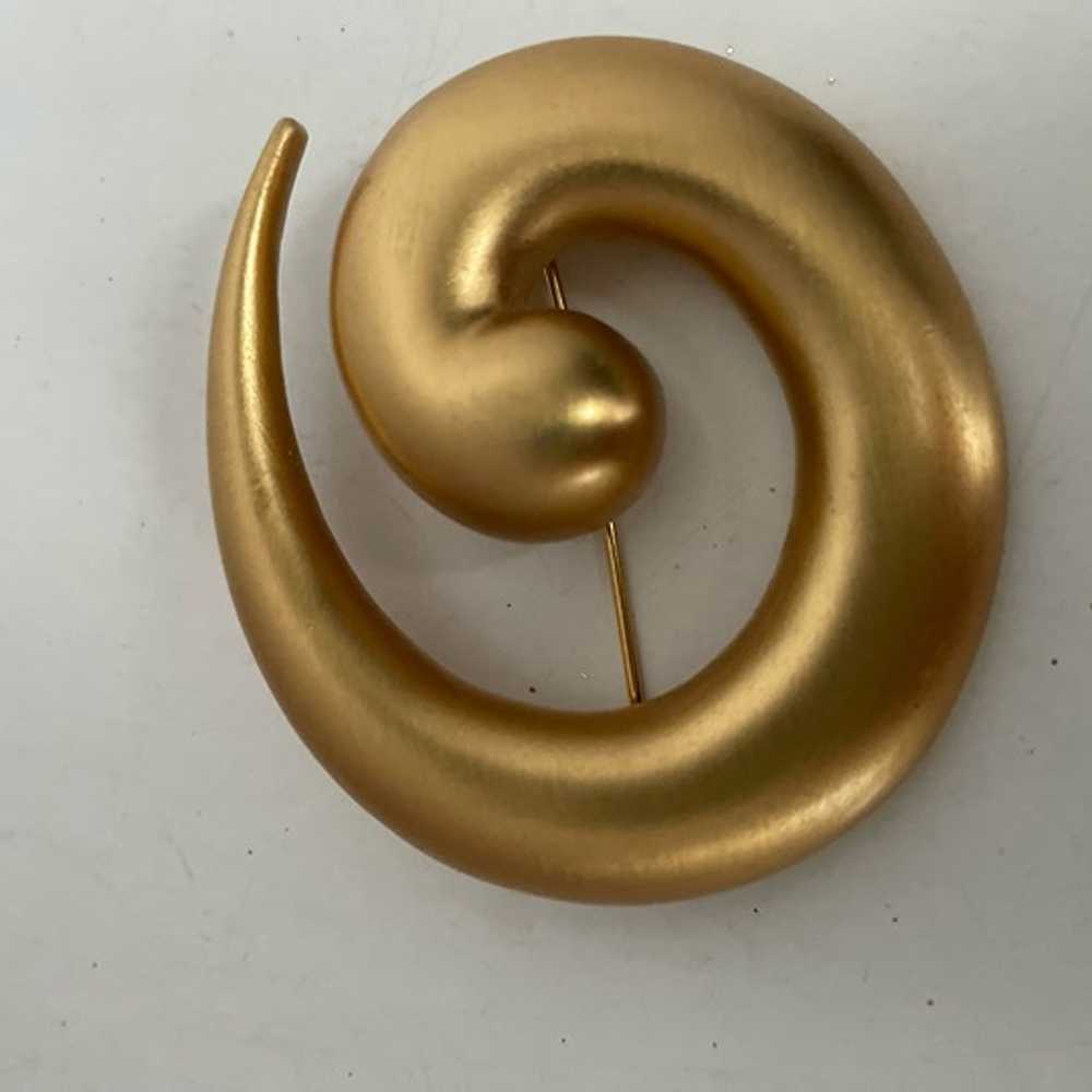LOT of 2 Monet Brooches Gold Tone Large Brushed S… - image 4