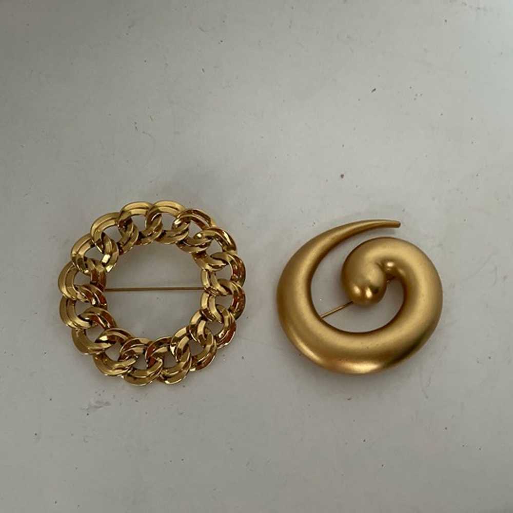 LOT of 2 Monet Brooches Gold Tone Large Brushed S… - image 6