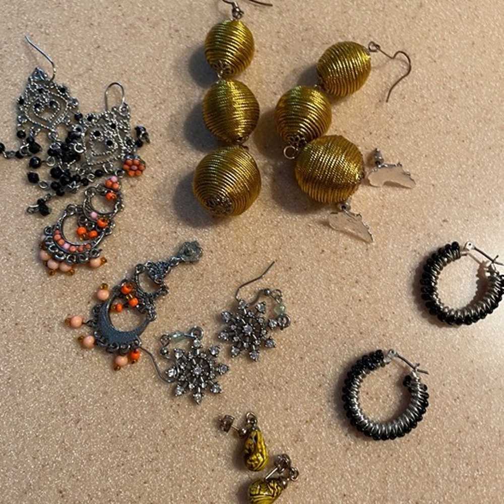 LOT of 25 pr  Earrings 1 pr. sterling  Paluka Ver… - image 2