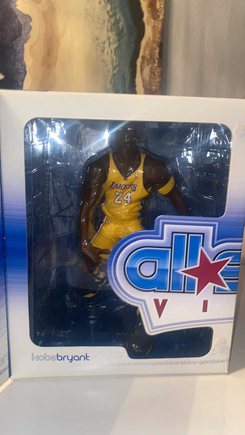 NBA Kobe Bryant Upper Deck All-Star Vinyl Figure - image 3