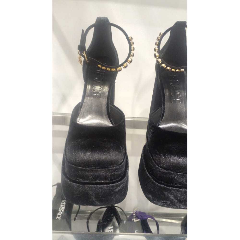 Versace Medusa Aevitas velvet heels - image 2