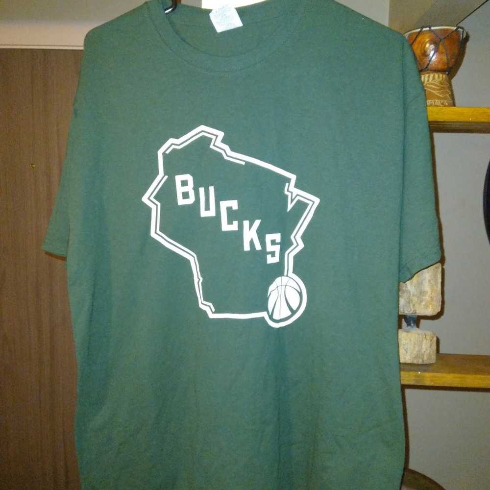 Milwaukee Bucks  T Shirt - image 1