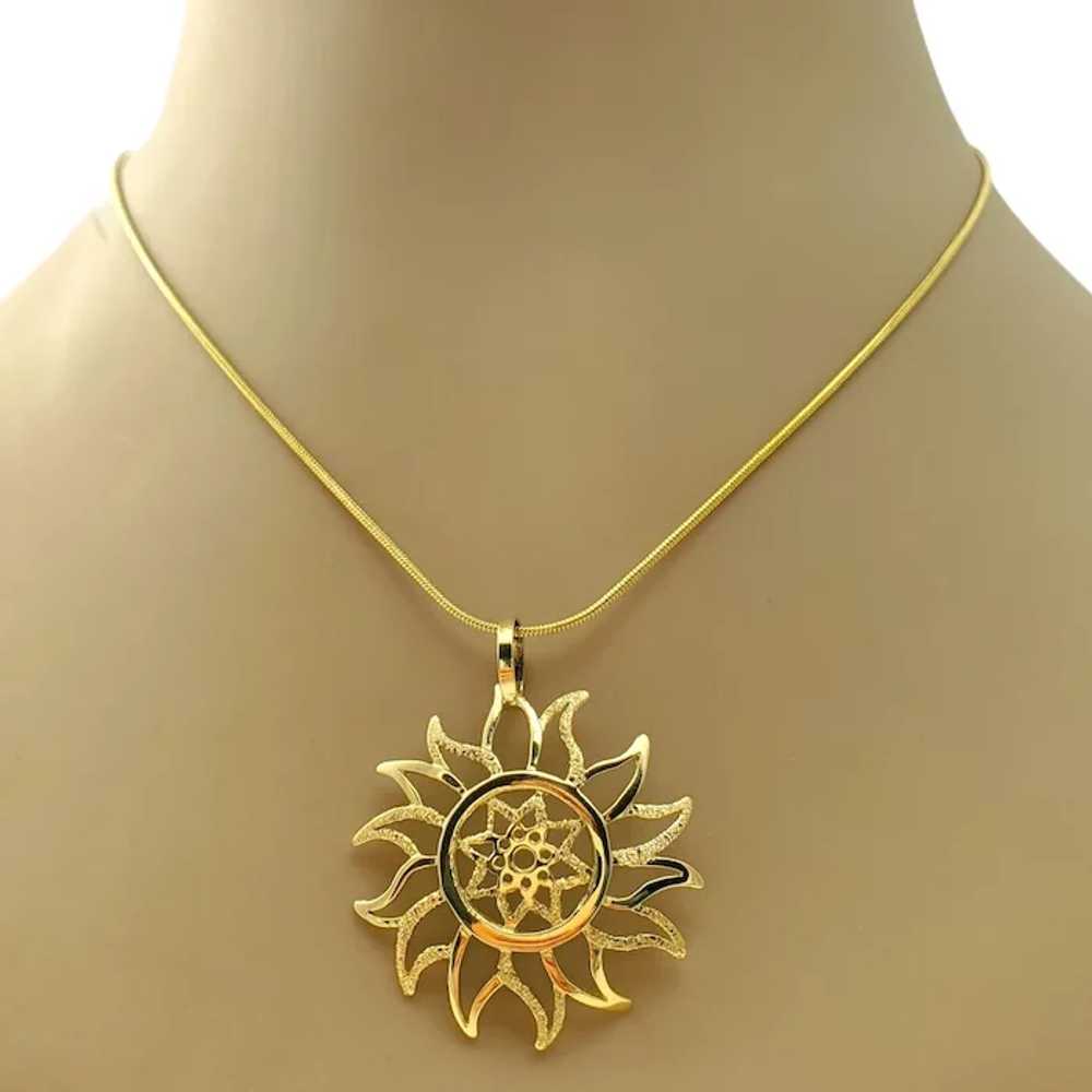 18K Yellow Gold Large Sunflower Pendant #16598 - image 7