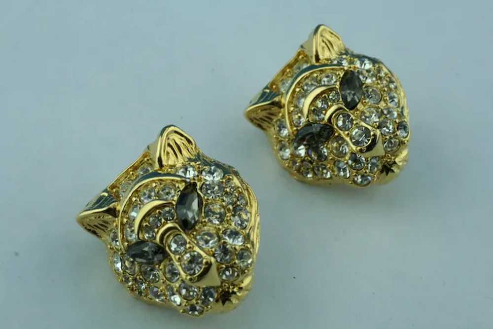 Trifari TM Leopard Clip on Rhinestone Earrings 19… - image 4