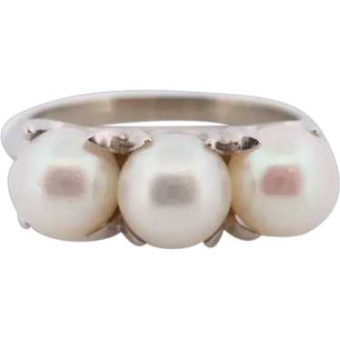 10k Pearl Cluster ring. Straight Pearl Three Clust