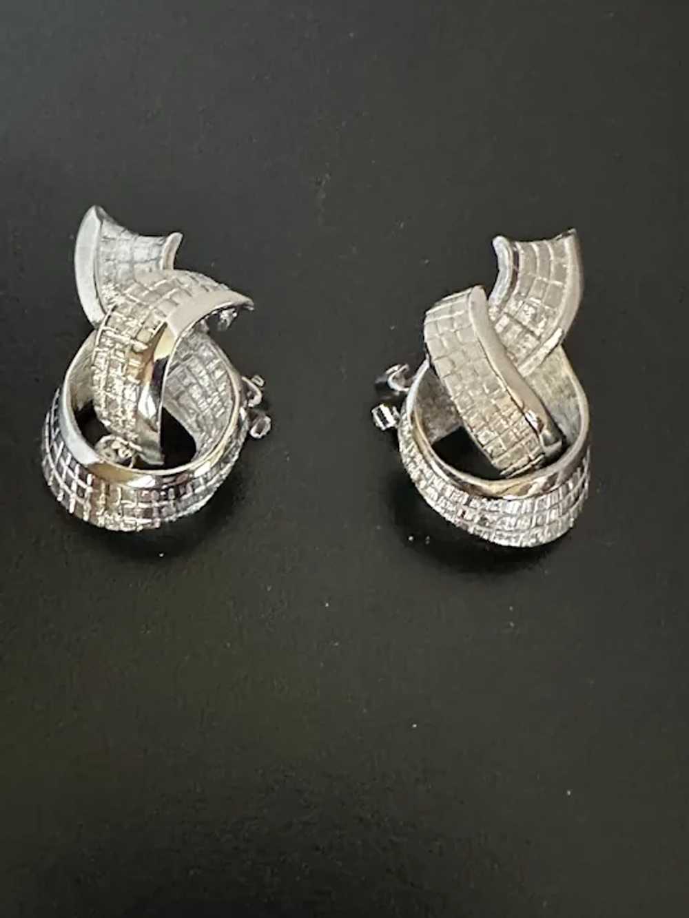 Silver Tone Knot Earrings - image 2