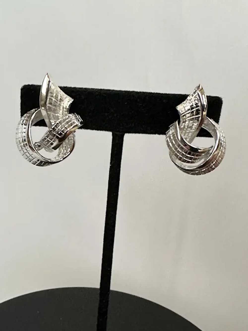 Silver Tone Knot Earrings - image 3