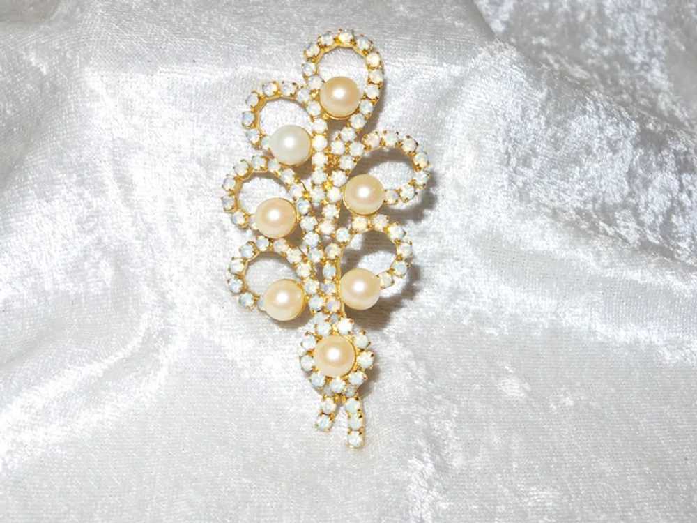 Designer Quality Opaline and Faux Pearl Brooch - image 3