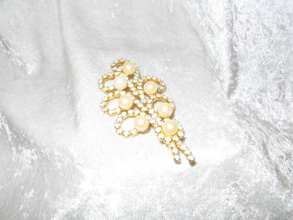 Designer Quality Opaline and Faux Pearl Brooch - image 4