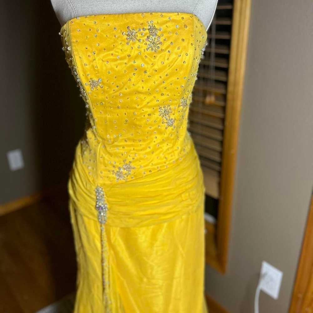 yellow beaded prom dress - image 4