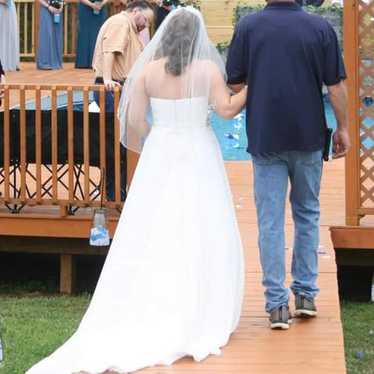 Davids Bridal Strapless Wedding Dress