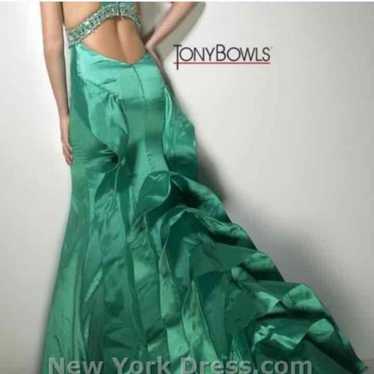 Tony Bowls Emerald Green Prom Dresses