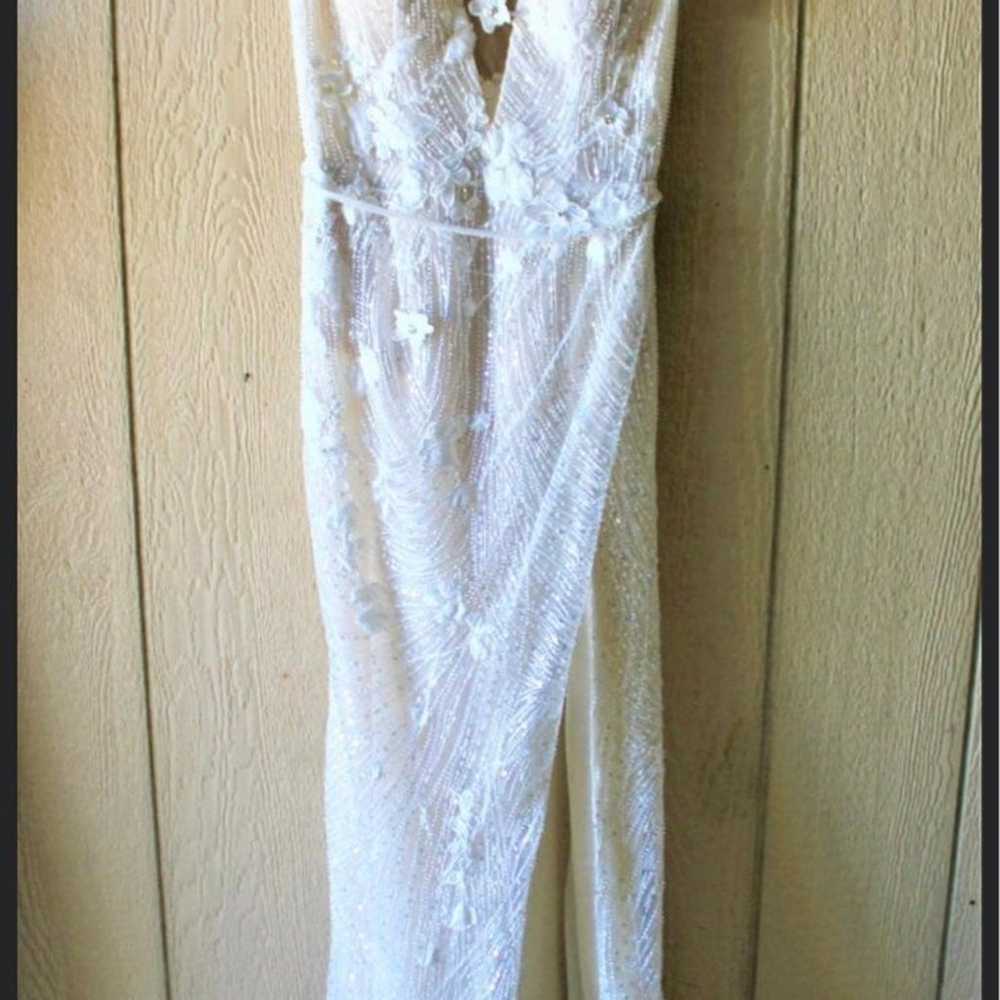Wedding dress size 6 - image 4