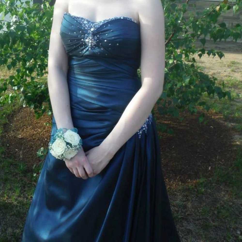 Emerald Prom Dress - image 1